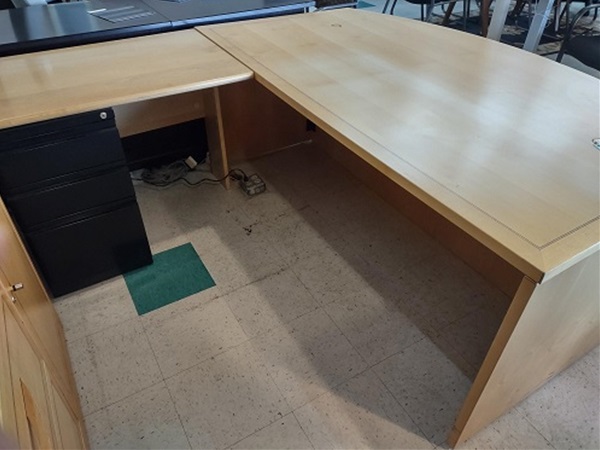 Products/Pre-Owned/L-Desk-Set1.jpg